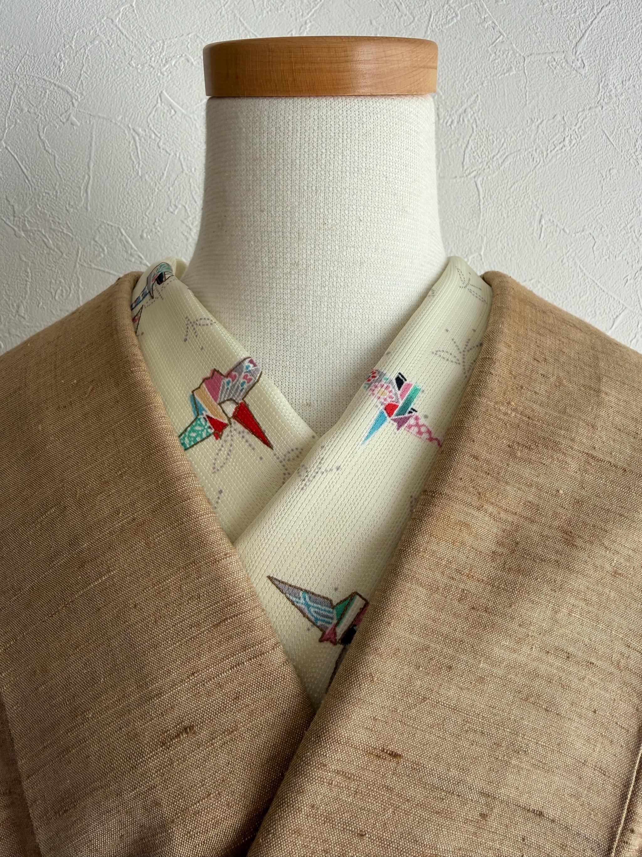 半衿 12 アイボリー地 カラフル折り鶴  正絹