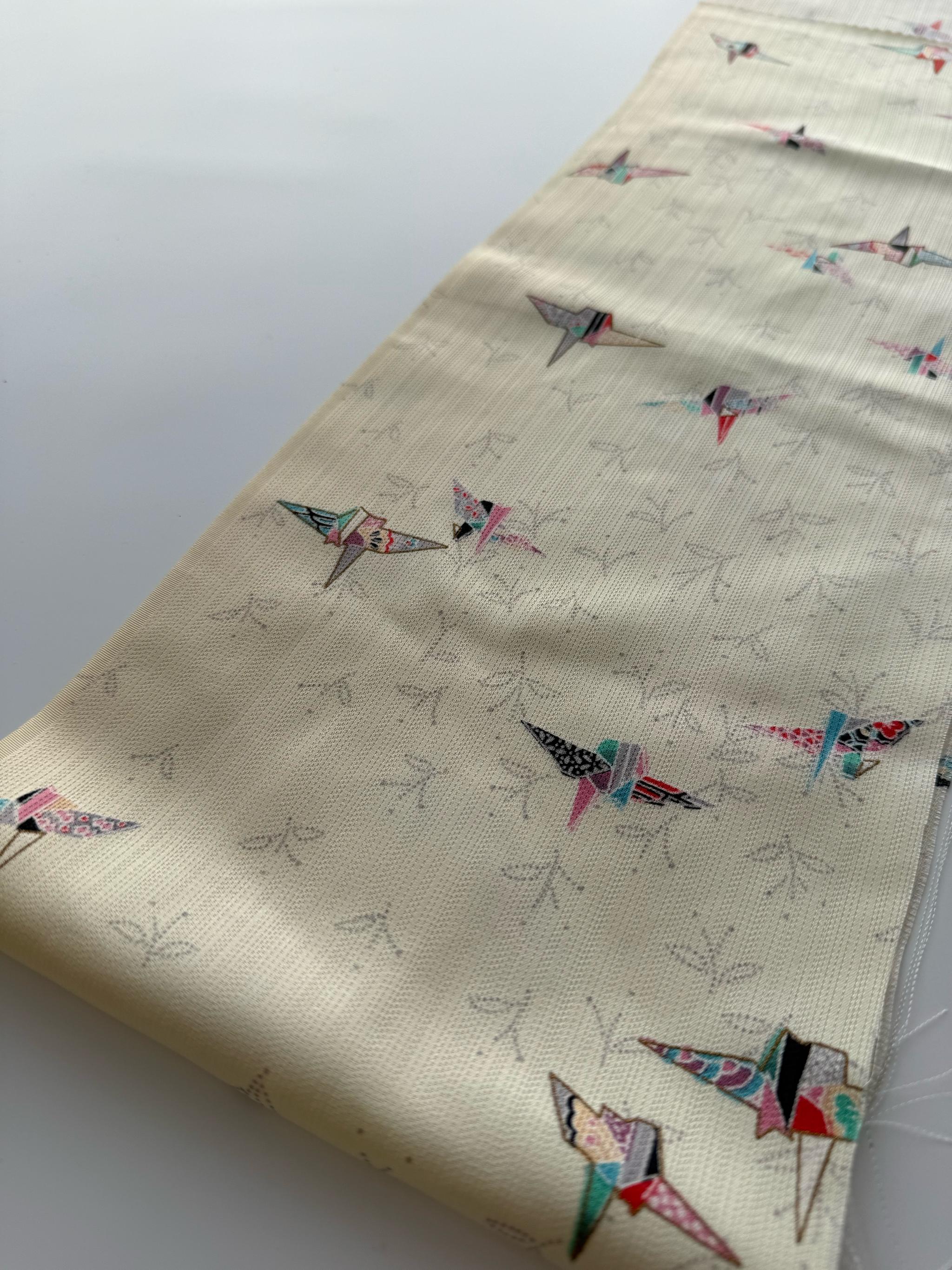 半衿 12 アイボリー地 カラフル折り鶴  正絹 | 3枚目