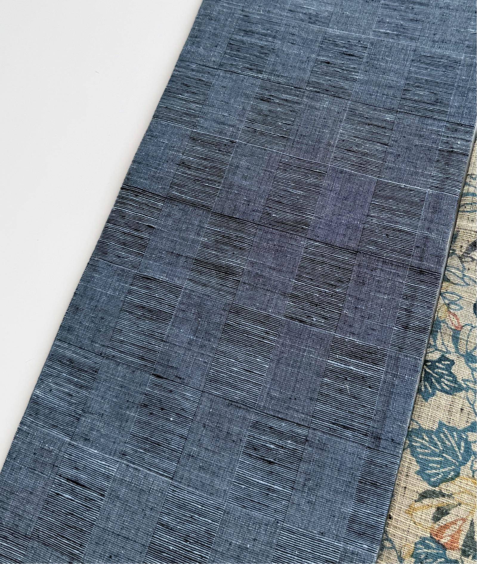 ３点まで 299号 半幅帯 本場徳島玉藍染紬 × 市松変わり織紬 明るい紺 正絹 リバーシブル | 17枚目